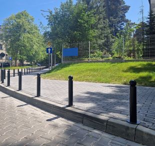 Słupek chodnikowy ozdobny | metalowy, kula, miejski, parkingowy